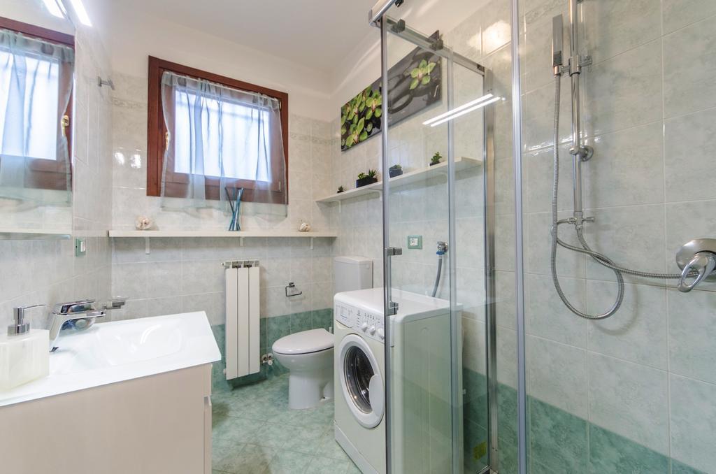 Residence Villaggio Dei Fiori Con Piscina E Posto Spiaggia Incluso Caorle Habitación foto